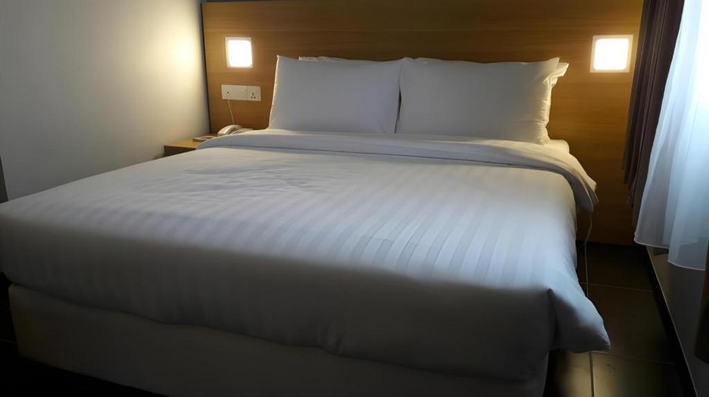 Hotel Seri Perkasa Кота Кинабалу Екстериор снимка