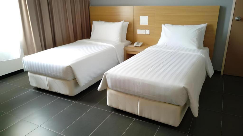 Hotel Seri Perkasa Кота Кинабалу Екстериор снимка
