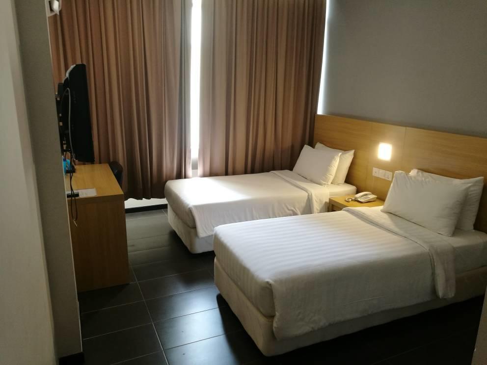 Hotel Seri Perkasa Кота Кинабалу Екстериор снимка