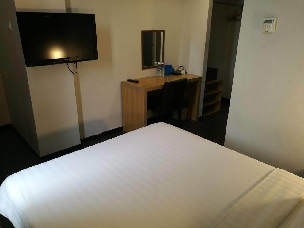 Hotel Seri Perkasa Кота Кинабалу Екстериор снимка